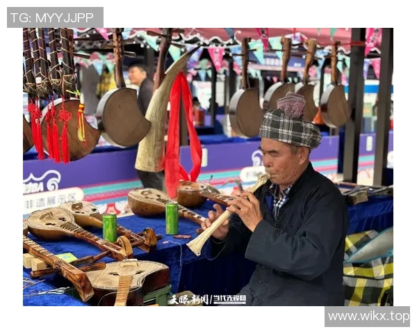 最新体育动态：从球场到更衣室全了解