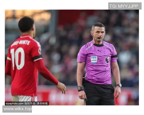 VAR判罚争议盘点：本赛季最具争议的五大判罚