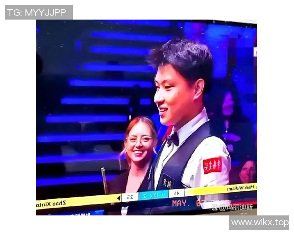 镜头捕捉：总决赛赛场小动作引发热议